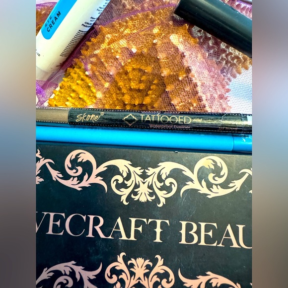 ❤️NWT❤️LOVECRAFT BEAUTY SUPPLIES & A TREASURE TROVE OF MANY MORE… - Picture 5 of 8